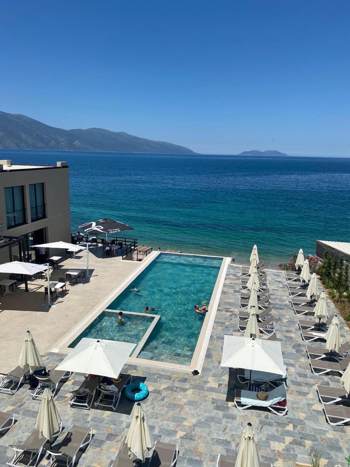 Dukes Albania Hotel Radhimë Exterior foto
