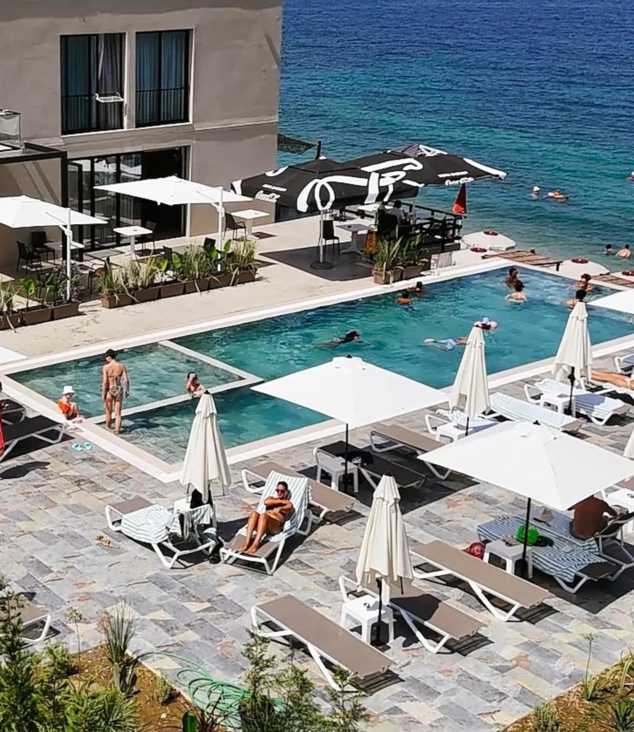 Dukes Albania Hotel Radhimë Exterior foto